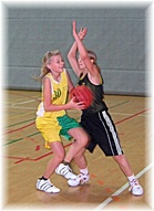 Katja Doudanova tyttöjen -92 joukkueesta.