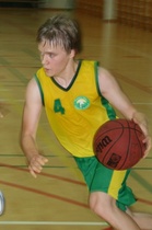 Samuli Suomi tehtaili 26 pistettä miesten ykkösjoukkuetta vastaan.